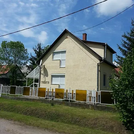 Garami Porta Apartment *
